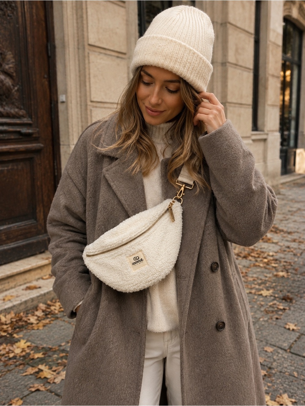 ✨ COCONUT Sherpa Crossbody Bag Cream
